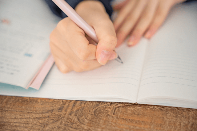 中学生の自主学習ノートの効率的な書き方とは？成績アップの秘訣を解説！